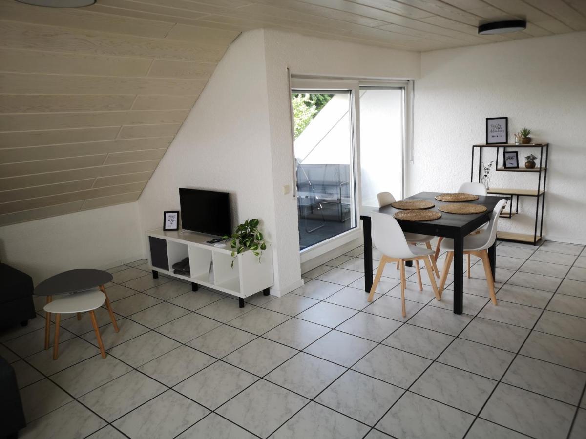 Familienfreundliche Ferienwohnung Mit Wohlfuehlbalkon Und Kostenlosem Parkplatz Nahe Messe Und Bodensee เมคเคนบอยเริน ภายนอก รูปภาพ