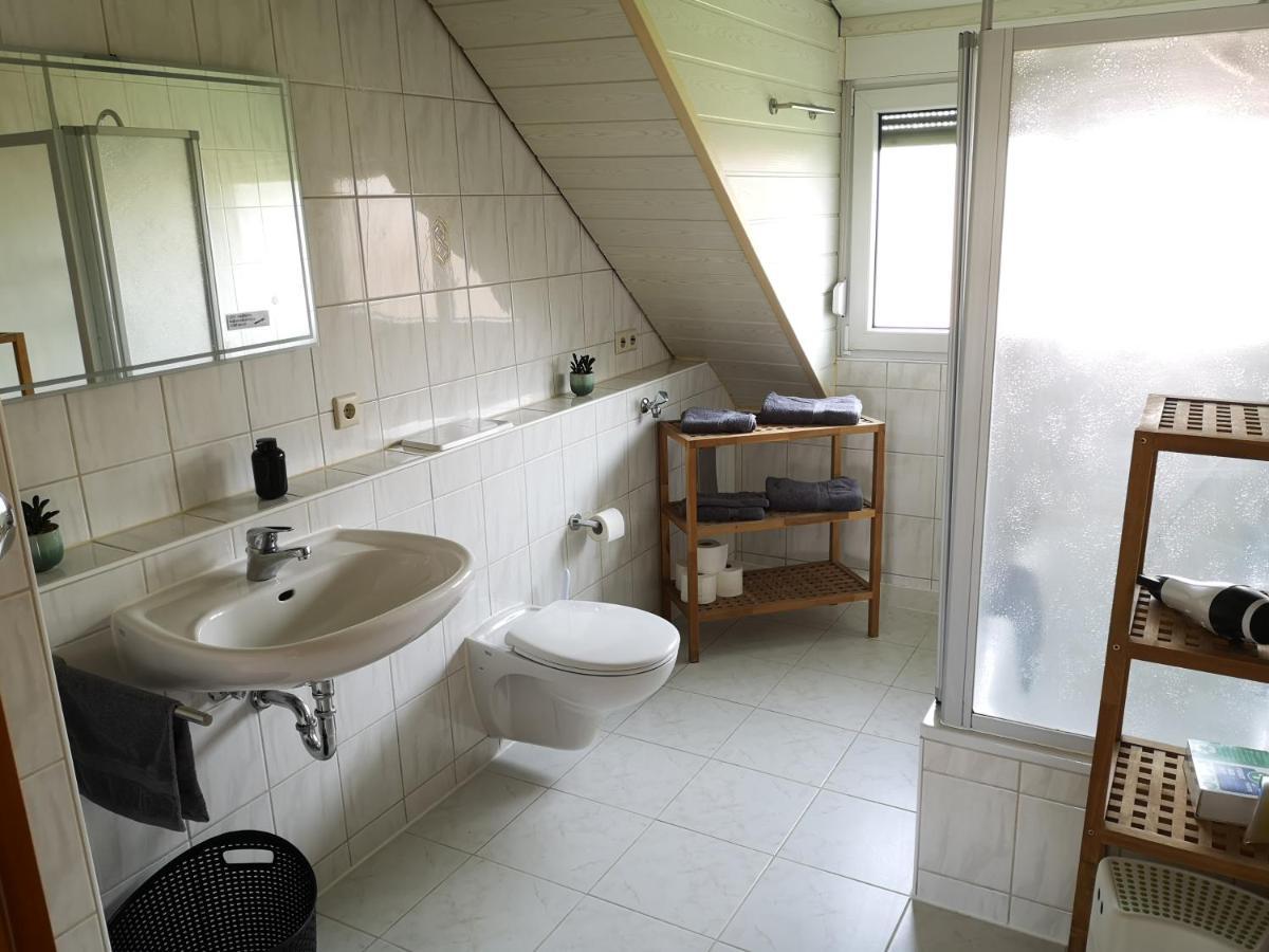 Familienfreundliche Ferienwohnung Mit Wohlfuehlbalkon Und Kostenlosem Parkplatz Nahe Messe Und Bodensee เมคเคนบอยเริน ภายนอก รูปภาพ