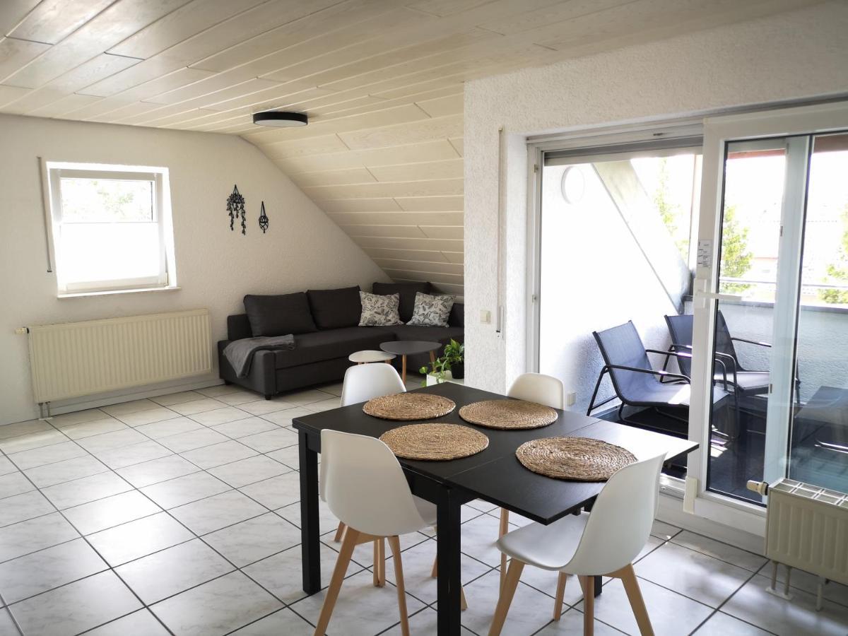 Familienfreundliche Ferienwohnung Mit Wohlfuehlbalkon Und Kostenlosem Parkplatz Nahe Messe Und Bodensee เมคเคนบอยเริน ภายนอก รูปภาพ