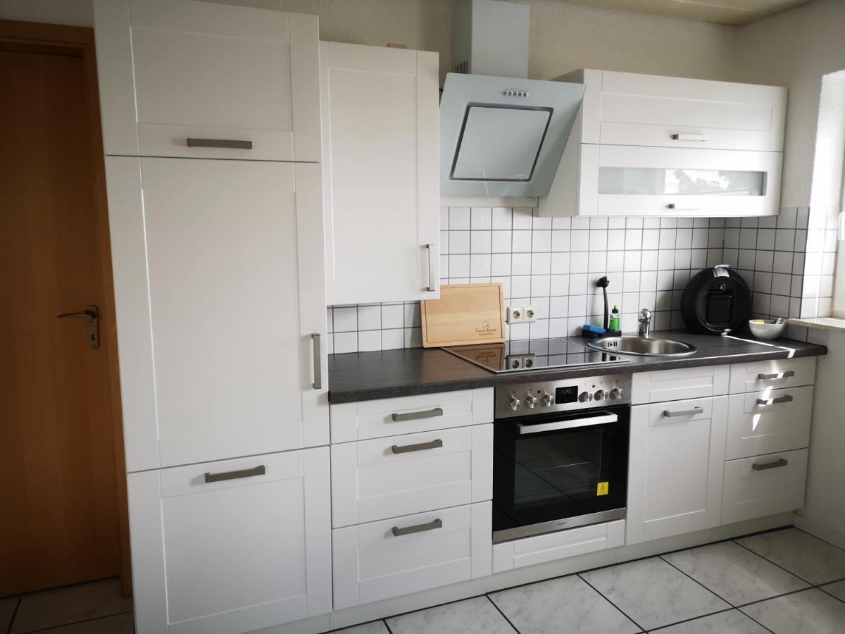 Familienfreundliche Ferienwohnung Mit Wohlfuehlbalkon Und Kostenlosem Parkplatz Nahe Messe Und Bodensee เมคเคนบอยเริน ภายนอก รูปภาพ